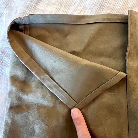 Ralph Lauren Suede pencil skirt. NWT. Size 2. - Picture 6 of 7